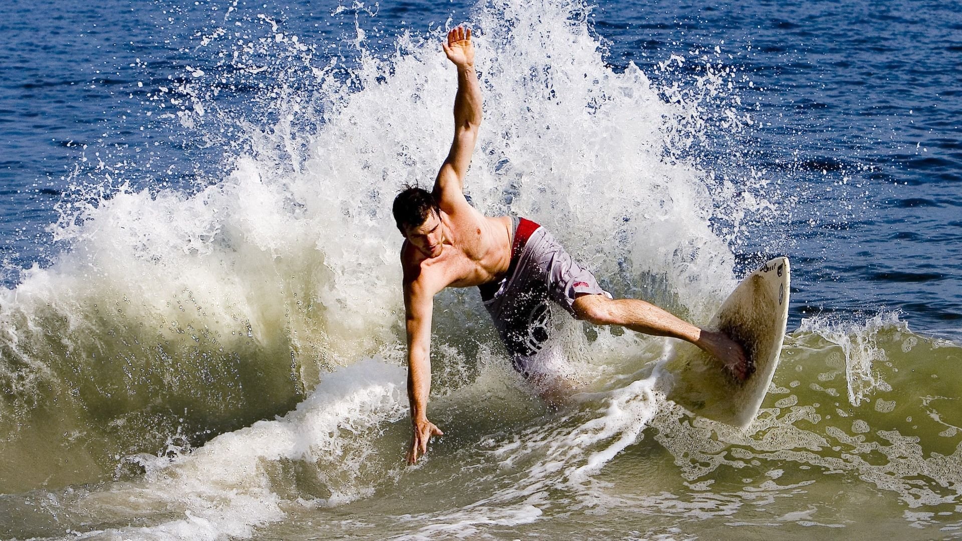 舞台越大,他越强,阿什拉夫在NBA季后赛之夜的非凡光芒